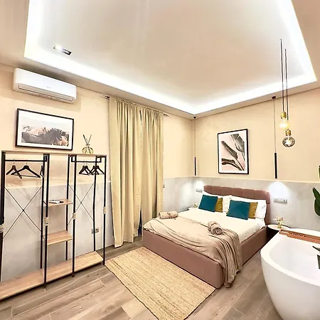 Falco Deluxe Home - Naples Airport & Town-3